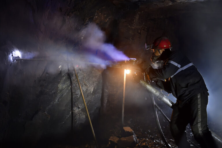 Yuan Yongjie - Rock-drilling-operation
